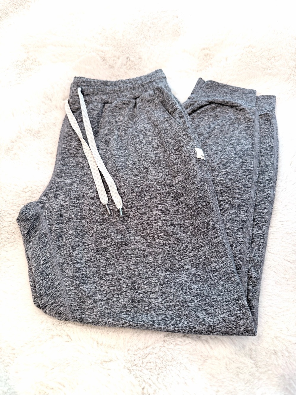 Vuori Women's Performance Jogger Sweatpants with Drawstring - Picture 6 of 7